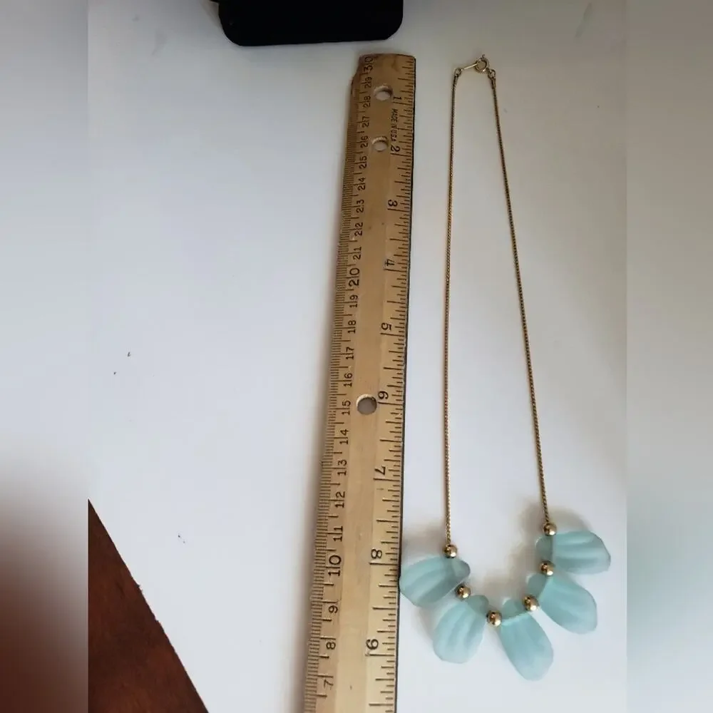 Avon gold tone faux sea shell w / beads necklace bundle‎ # 12